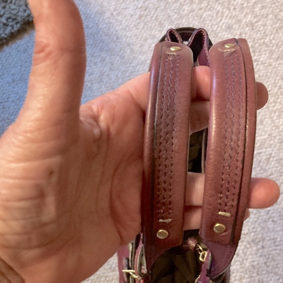 COACH HAMPTON WINE PURPLE LEATHER SATCHEL. CLEAN!! VERY MINOR WEAR TO CORNERS. - Picture 10 of 15